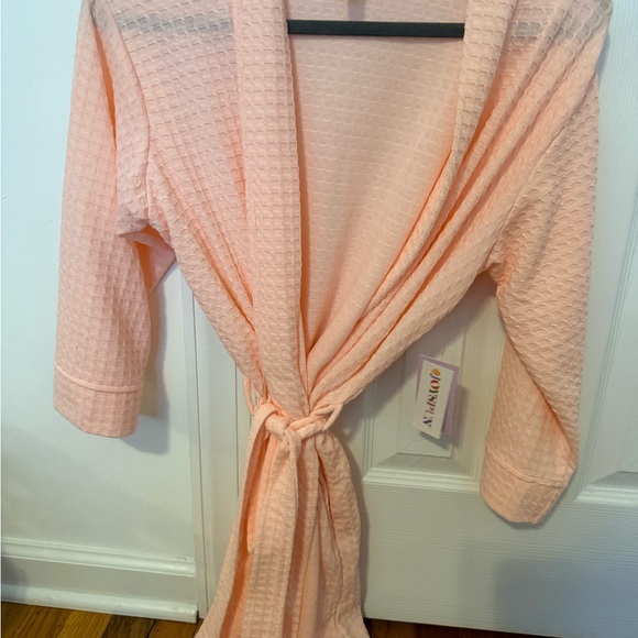 Peach Textured Women's Robe - Picture 2 of 5